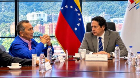 Reunión del gobernador Alberto Galíndez con el ministro Francisco Garcés, en la que se presentó el proyecto Ciudad de las Américas y se trató la devolución de los peajes.