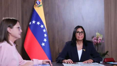 Delcy Rodríguez viajó a Italia y participará en las jornadas de la FAO