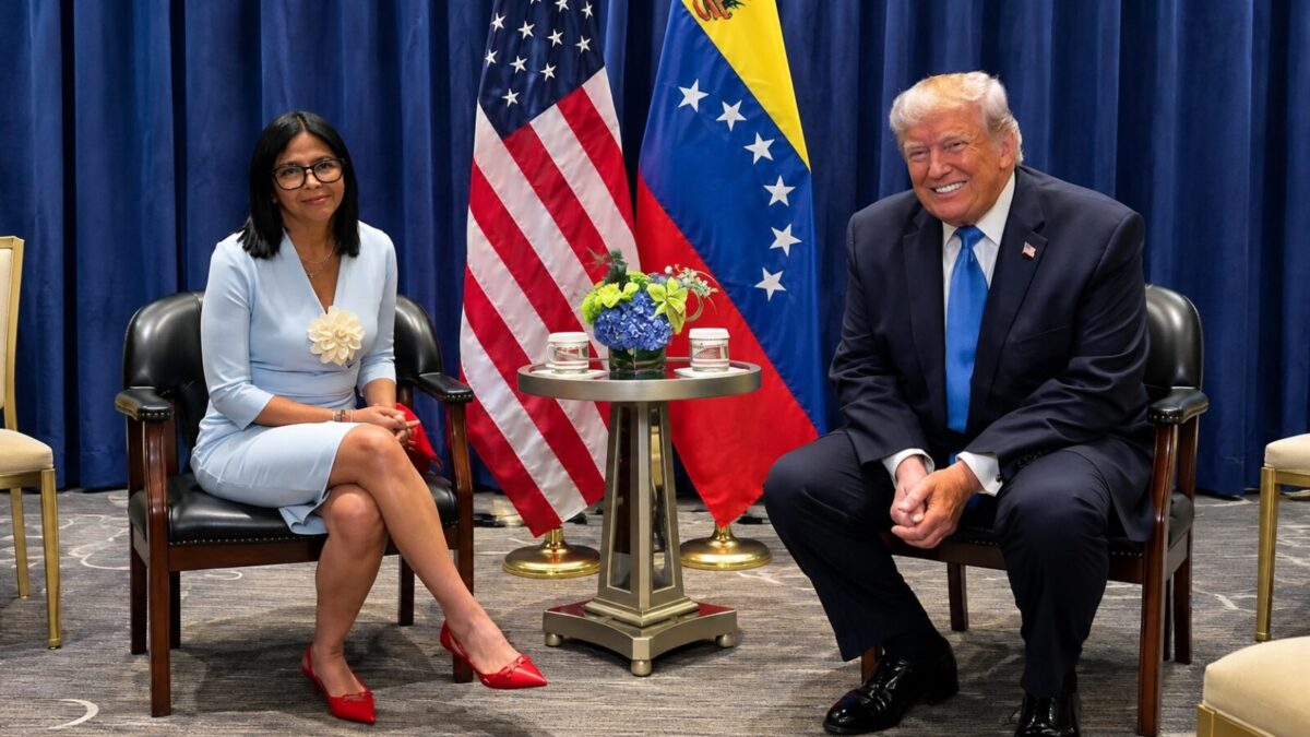 • Trump afirmó que Venezuela le envió un millón de barriles de petróleo como regalo