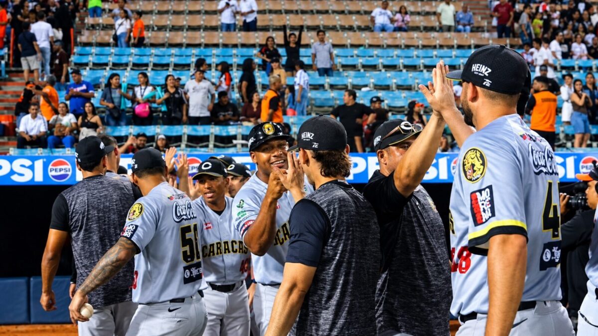 Leones del Caracas, celebra su victoria ante las Águilas del Zulia en Maracaibo
