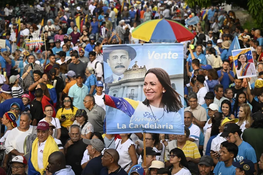 Marcha de la oposición en Plaza Venezuela, Caracas, para exigir elecciones y el regreso de María Corina Machado