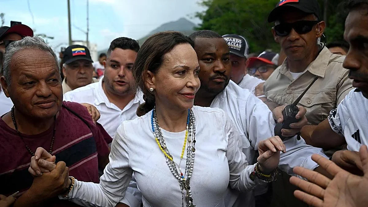 María Corina Machado recorrió Playa Grande, estado Vargas, este miércoles