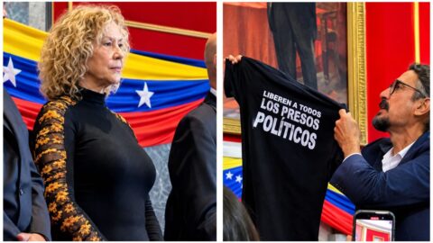 El docente Rafael Cuevas subió al presídium mientras sostenía una camisa negra con la consigna «Liberen a todos los presos políticos» y pidió a la ministra Sanjuan que trasladara su reclamo a las autoridades del Gobierno