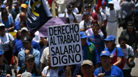Trabajadores de la salud, de las universidades y del magisterio marcharán el martes 13 de octubre al Palacio de Miraflores para exigir respuestas sobre salarios y contratos colectivos.