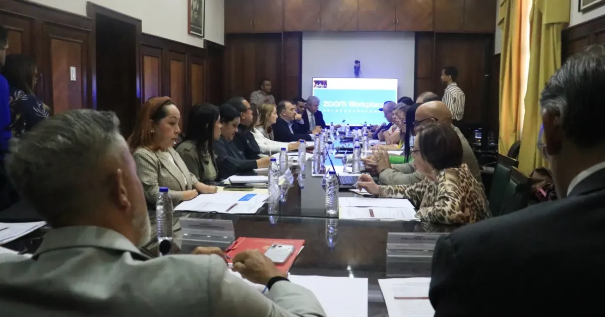 El Comité de Postulaciones Judiciales recibe los recaudos de los aspirantes