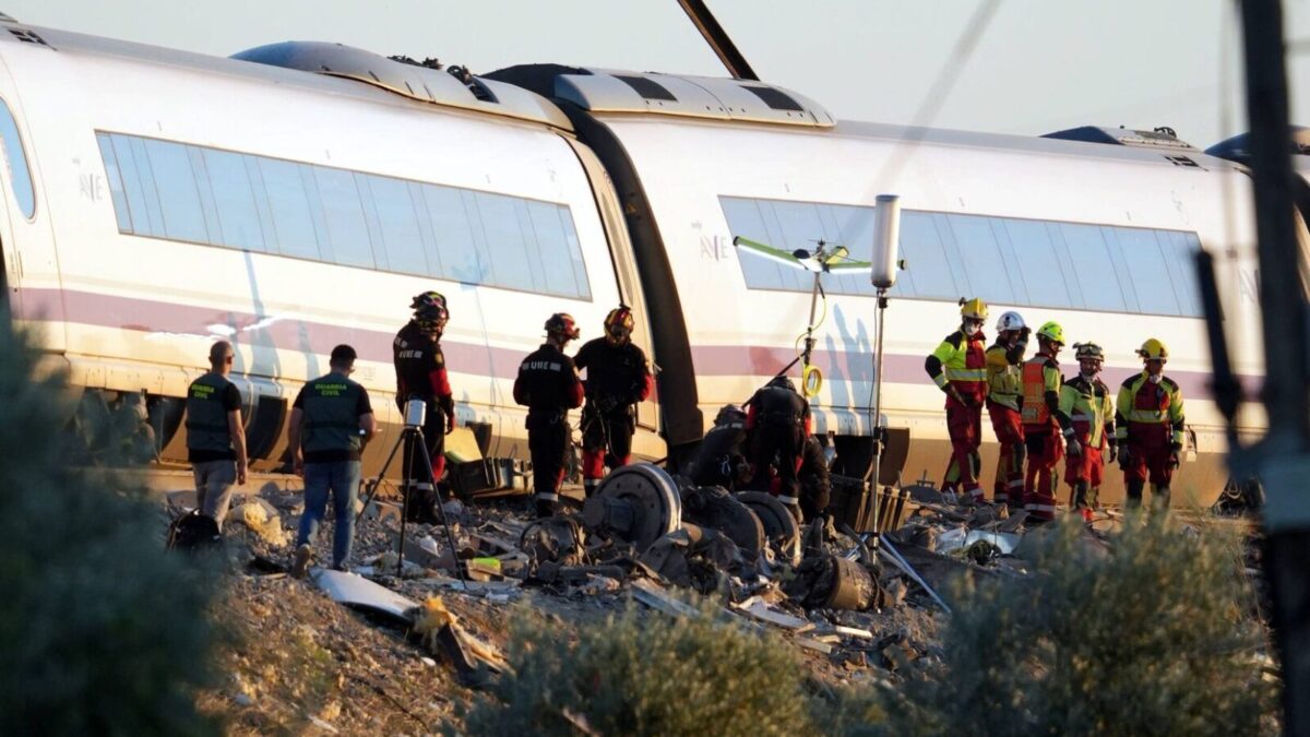 España de luto: choque de trenes en Toledo deja 68 muertos
